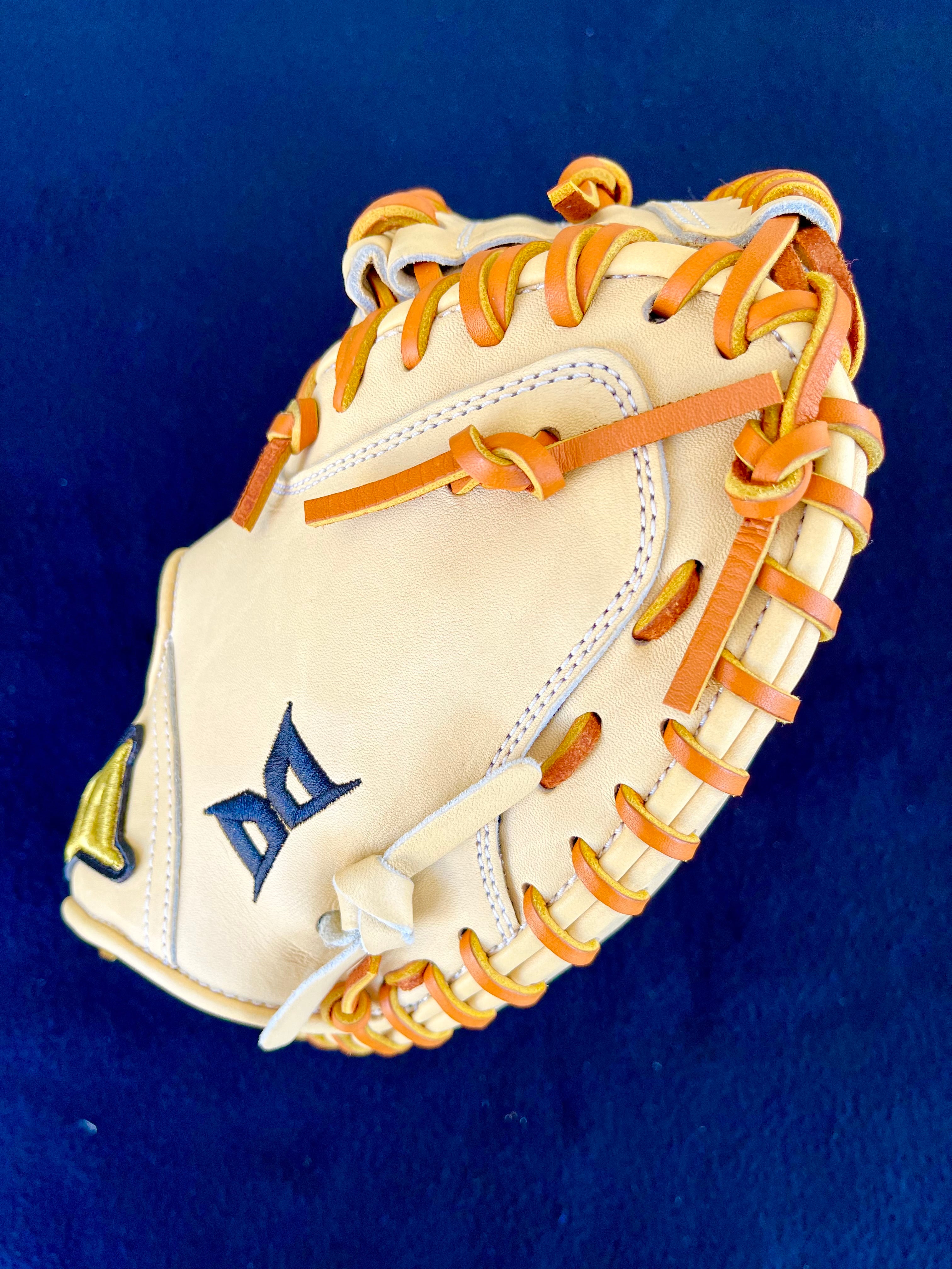 33.5" Pro Suit Catchers Mitt RHT Camel