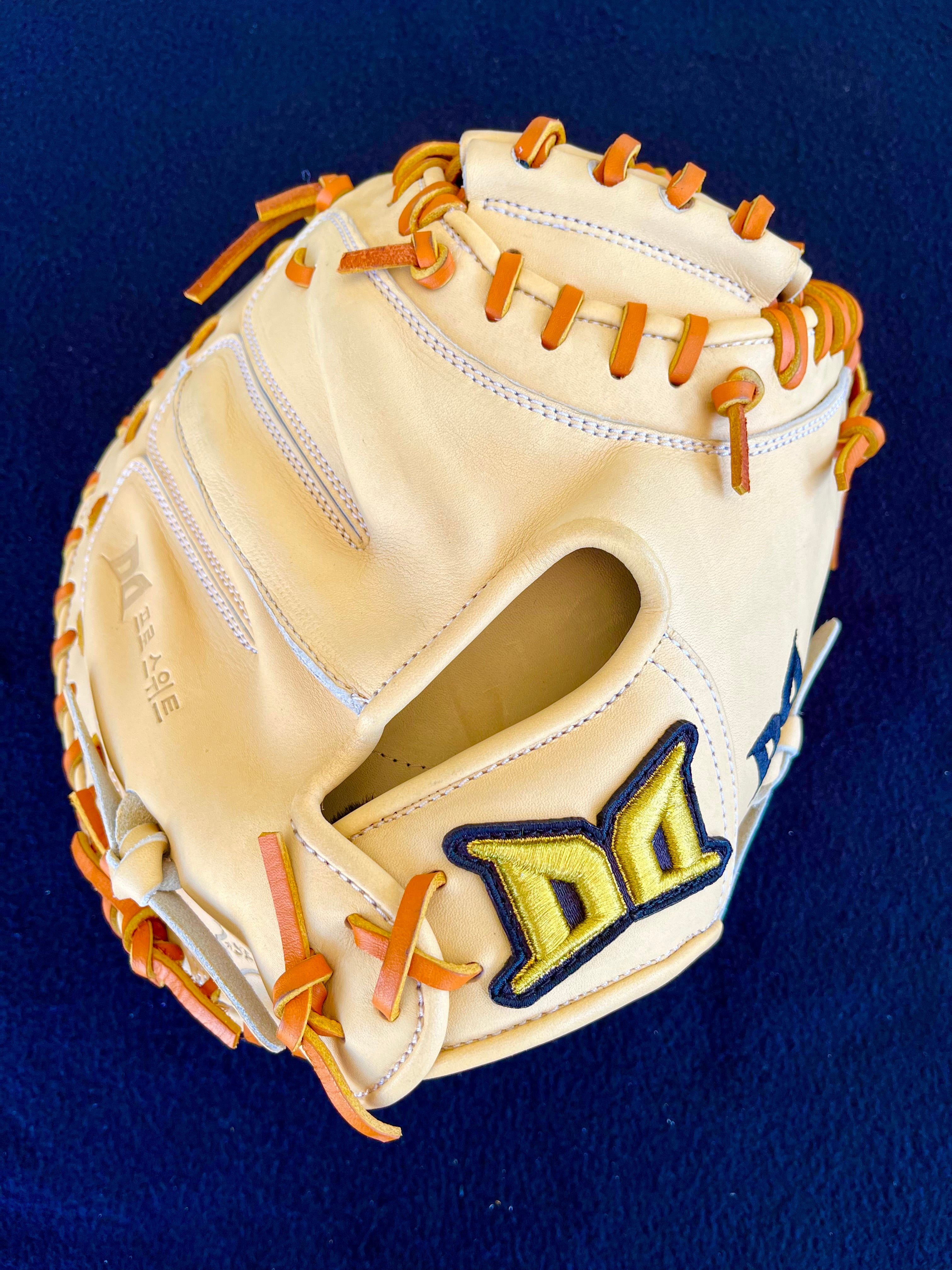 33.5" Pro Suit Catchers Mitt RHT Camel