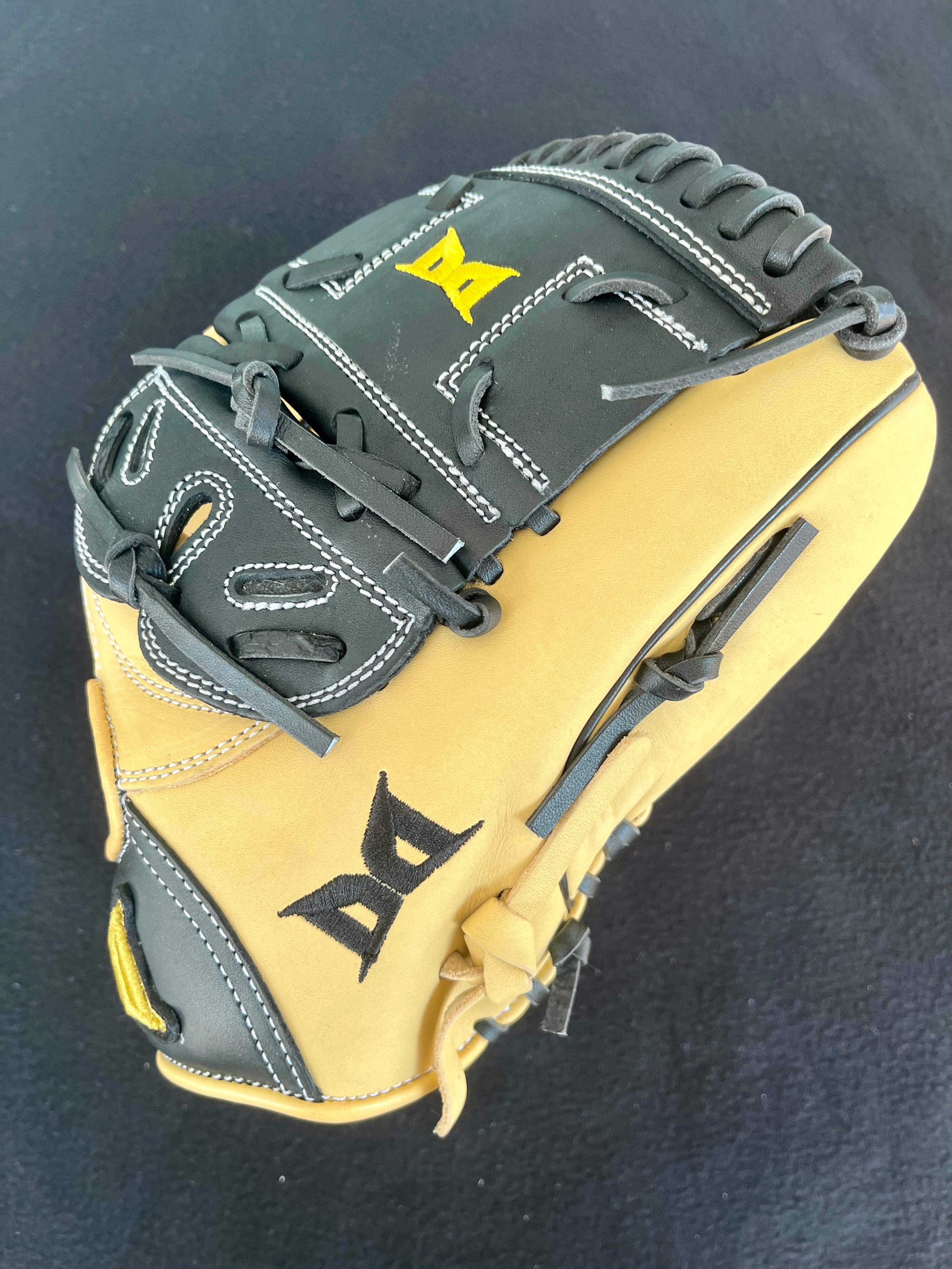 12" Innost RHT/LHT Closed-Web Camel & Black