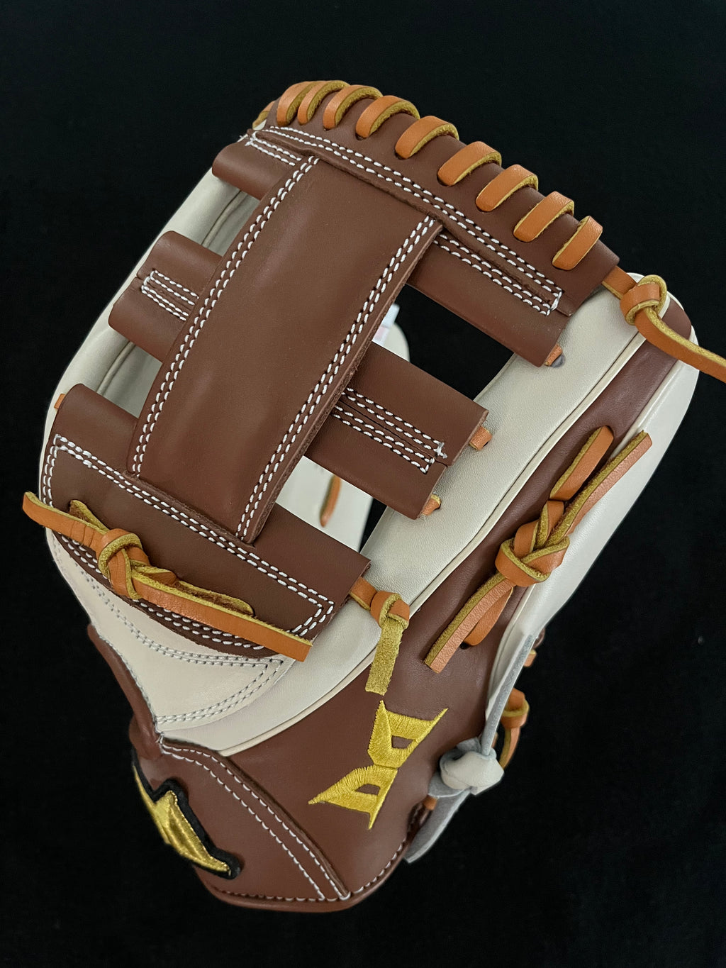 11.75" Innost RHT Single Post Web Beige & Mocha