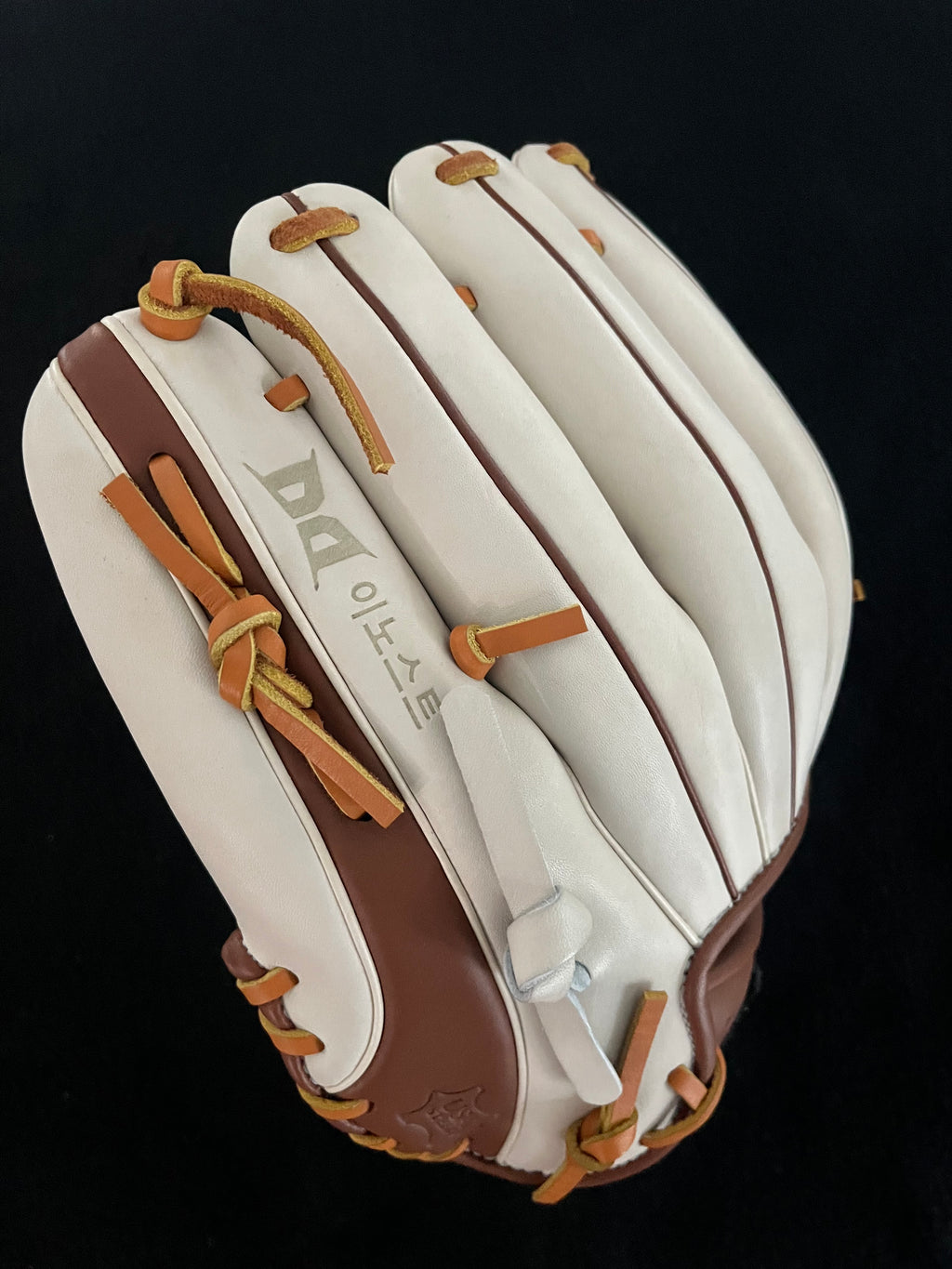 11.75" Innost RHT Single Post Web Beige & Mocha